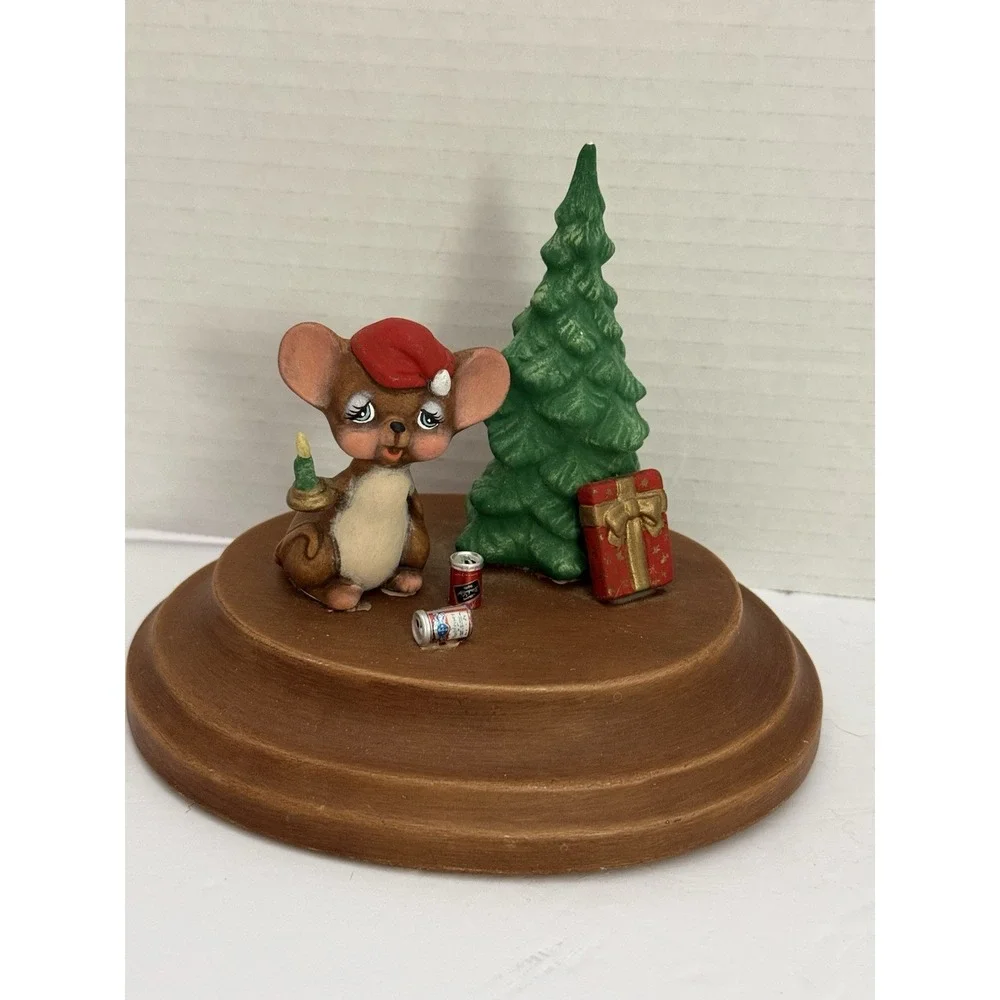 Vintage 1982 Tipsy Mouse - One Of A Kind Ceramic Christmas Scene 5